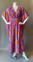 Load image into Gallery viewer, O'pell Op Art Long Fitted Torso Caftan