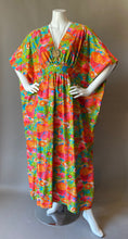 Load image into Gallery viewer, O'pell Pink Hibiscus Print short torso Caftan
