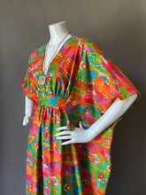 Load image into Gallery viewer, O'pell Pink Hibiscus Print short torso Caftan