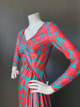 Load image into Gallery viewer, Stunning Robert David Morton Coral Shell Cocktail Gown