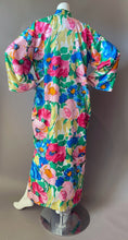 Load image into Gallery viewer, 1980s Watercolor Floral Kimono Robe