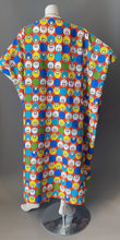 Load image into Gallery viewer, O'pell Op Art Mod Print Long Torso Caftan and Matching Mask
