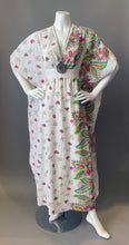 Load image into Gallery viewer, O'pell Mod Floral Border Print Cotton Short Torso Caftan