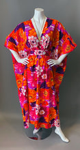Load image into Gallery viewer, O'pell Mod Pink Floral Hawaiian Long Torso Caftan and Matching Mask