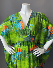 Load image into Gallery viewer, O'pell Japanese Garden Cotton Short Torso Caftan