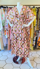 Load image into Gallery viewer, Fabulous Pink O’pell with Chain Print