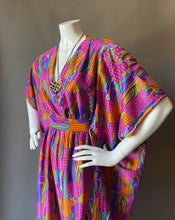 Load image into Gallery viewer, O&#39;pell Op Art Long Fitted Torso Caftan
