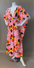Load image into Gallery viewer, O&#39;pell Mod Happy Days Print long torso Caftan
