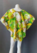 Load image into Gallery viewer, Vintage Mod Accordion over Up Tunic Caftan Blouse
