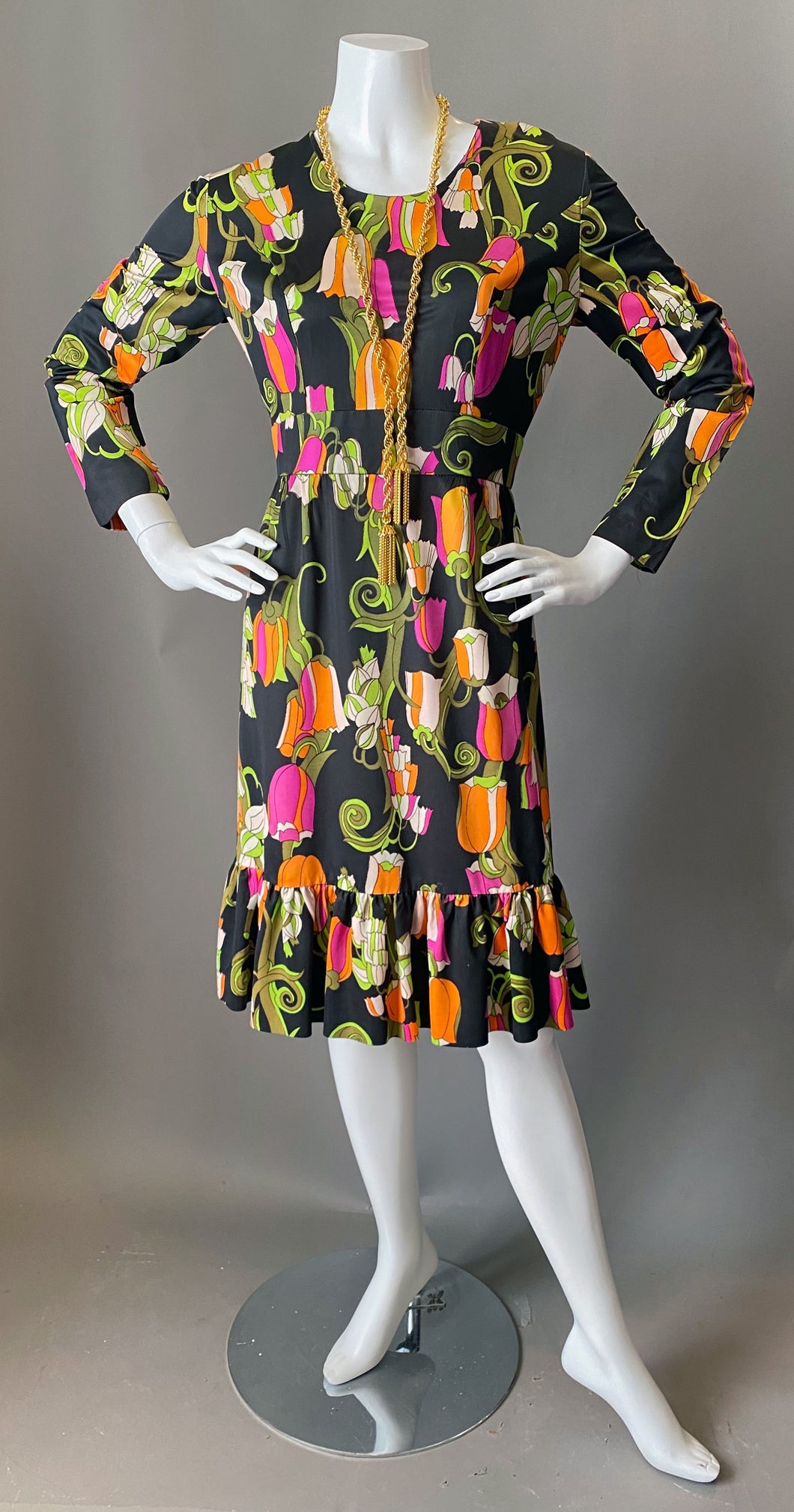 Cute Mod Floral Print Day Dress