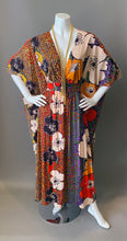 Load image into Gallery viewer, O&#39;pell Amazing Mod Floral Long Torso Caftan with Matching Mask
