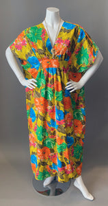 O'pell Mod Floral Cotton Short Torso Petite Caftan and Matching Mask