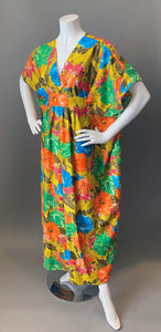 O'pell Mod Floral Cotton Short Torso Petite Caftan and Matching Mask