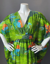 Load image into Gallery viewer, O&#39;pell Japanese Garden Cotton Short Torso Caftan
