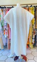 Load image into Gallery viewer, White Cotton Gauze and Lurex O’pell Caftan
